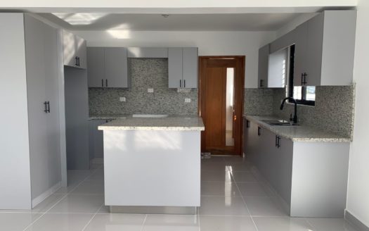 Casa de 4 Habitaciones en Proyecto Cerrado en La Barranquita